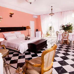 Suite501 , Marbella España